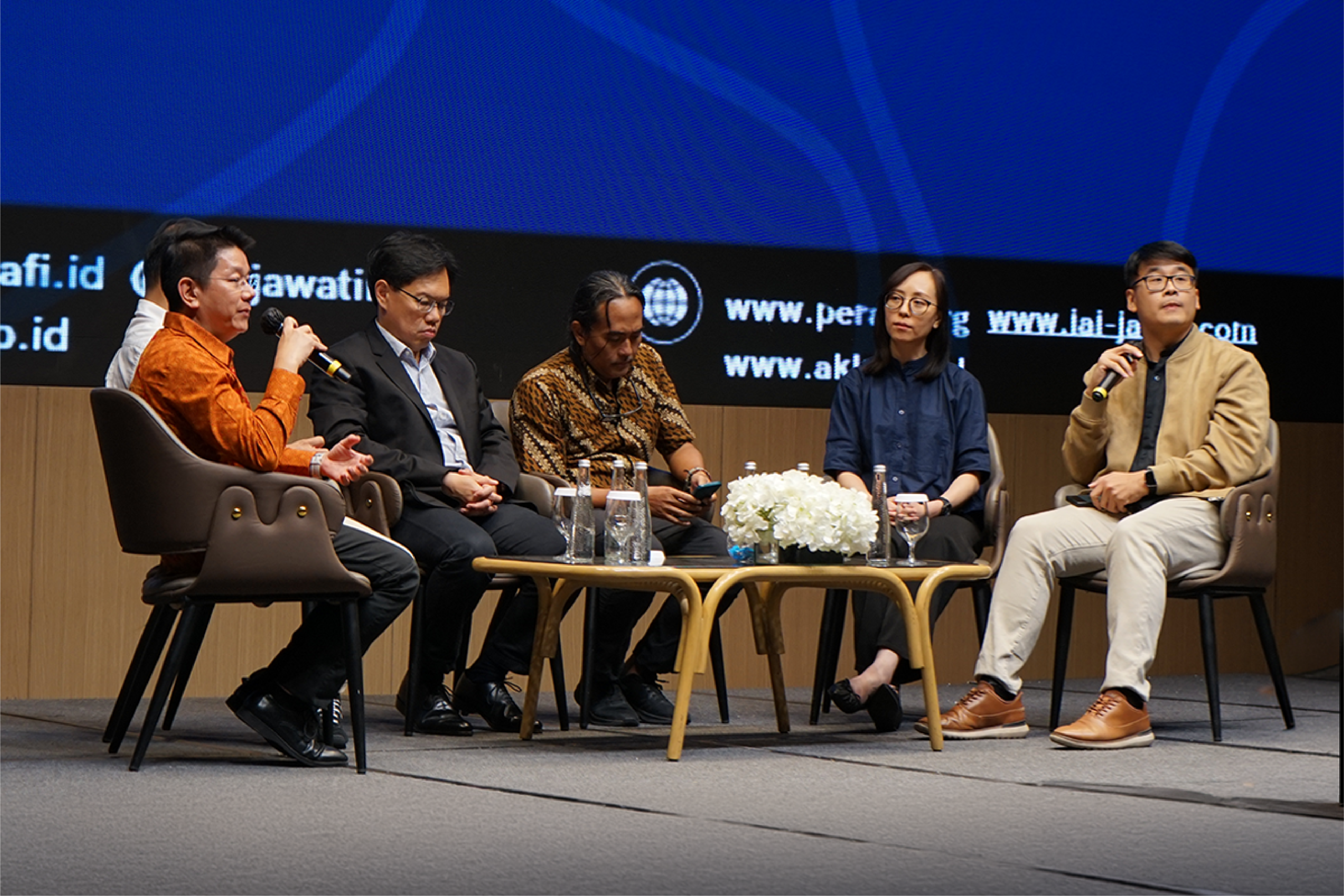 PT Inkasa Jaya Aluminium berpartisipasi dalam Façade Conference 2026 di Legacy Ballroom, Surabaya, bersama profesional bidang façade dan konstruksi.